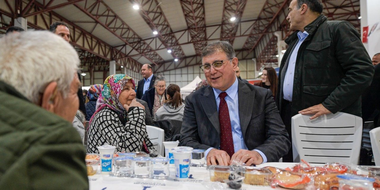 Başkan Tugay: “Sosyal desteklere ihtiyacın olmadığı günleri görmek için çalışıyoruz”