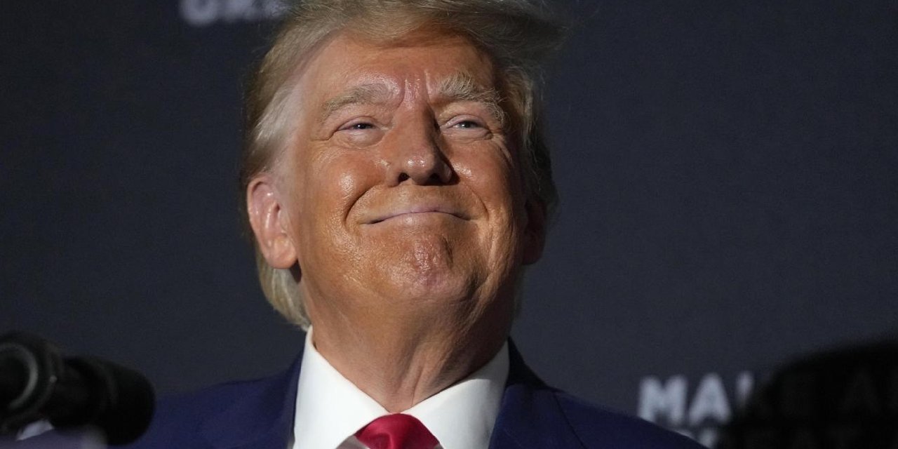 Trump, Kanada ve Meksika tarifelerini bir ay erteledi