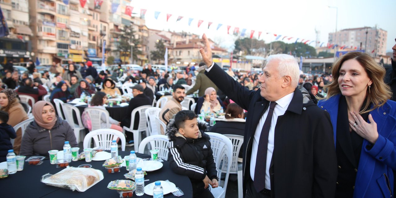 Bursa Büyükşehir Belediyesi’nden Gemlik’te 3 bin kişilik iftar sofrası