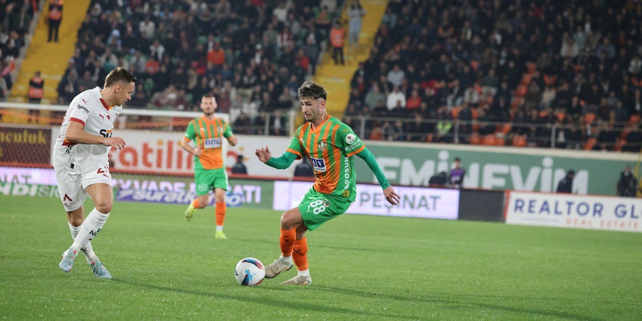Galatasaray, Alanyaspor deplasmanını 2-1'lik galibiyetle geçti