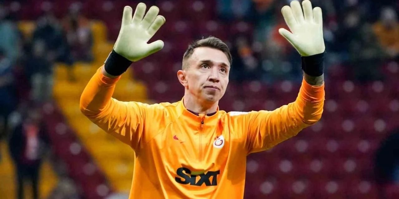 Galatasaray'da Muslera'nın yerine gelecek isim belli oldu