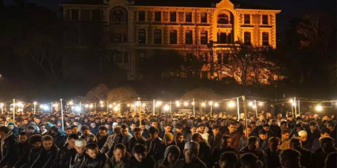 Ertuğrul Özkök: Boğaziçi avlusunda bir iftar vakti başlayan nehir roman