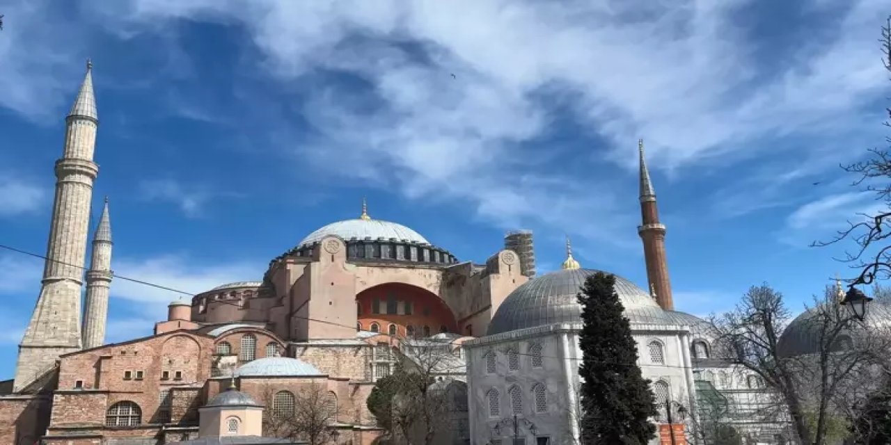 Ayasofya'nın ahşap kapısına zarar verilmesi davası: 1 yıl 8 ay hapis