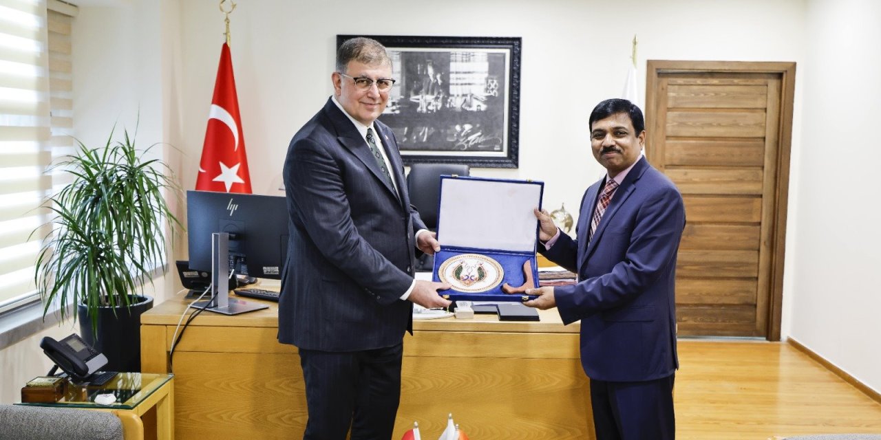 İzmir ile Hindistan arasındaki kültürel ilişkiler güçleniyor