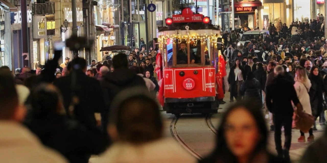 İstanbul Planlama Ajansı (İPA) İstanbul Barometresi Şubat Raporu: İstanbulluların sadece yüzde 14'ü rahat geçiniyor