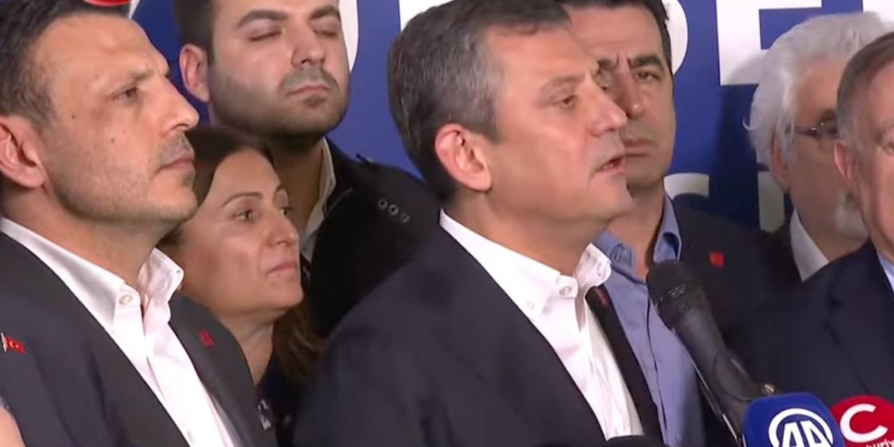 Özgür Özel: Erdoğan demokrasi treninden darbecilerin durağında indi