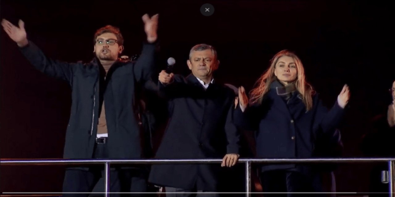 Onbinler İmamoğlu için Saraçhane'ye akın etti! Özgür Özel'den tarihi konuşma