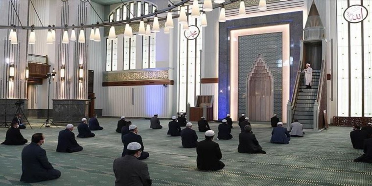 Diyanet'ten "Cuma namazı" için cemaate "korona" uyarısı!
