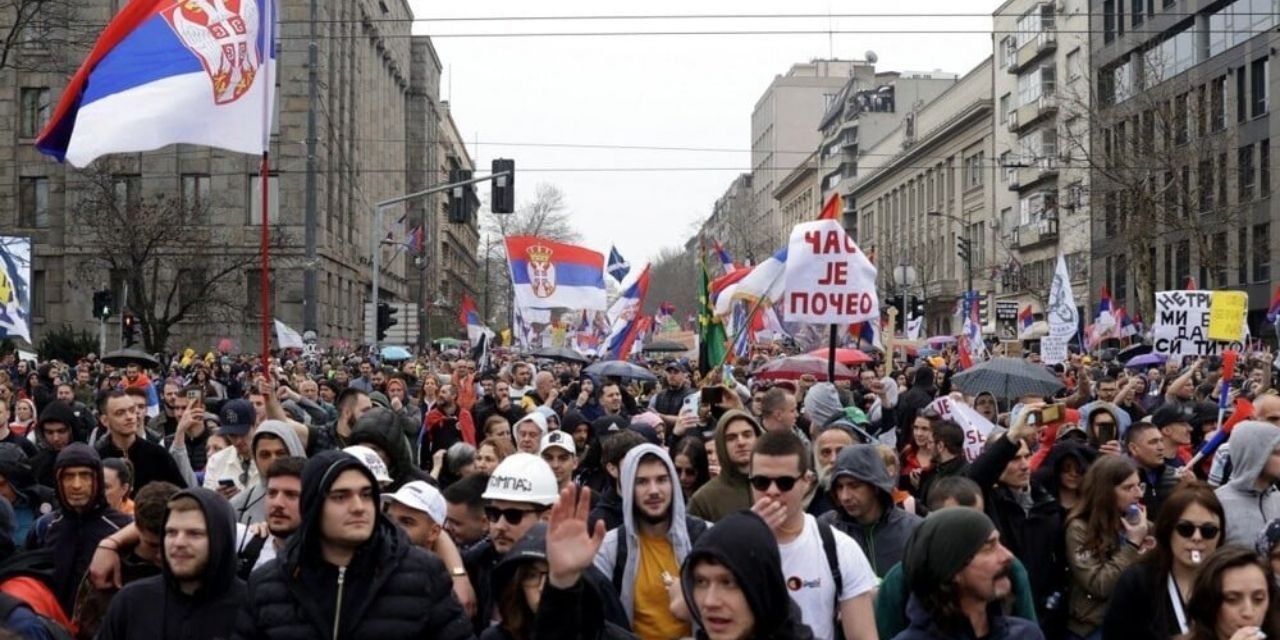 Sırbistan Başbakanının istifası kabul edildi, hükümet düştü