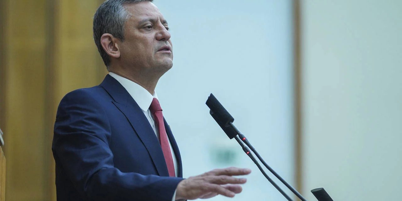 Özgür Özel duyurdu: CHP olağanüstü kurultaya gidiyor