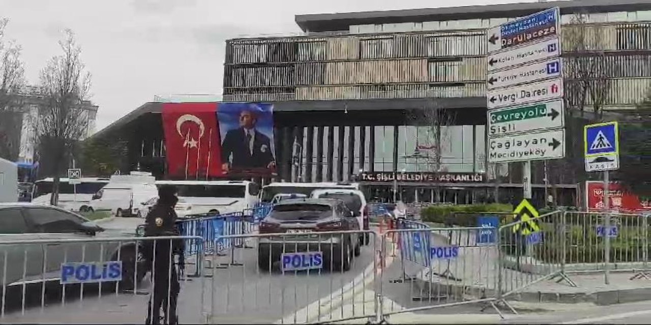 Kayyım Şişli Belediyesi'ne geldi: Başkan yardımcılarından istifa kararı