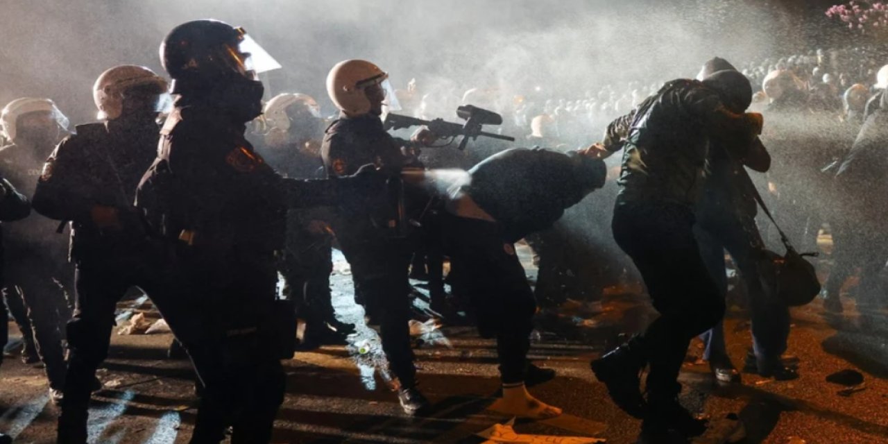 'Babasının Erdoğan'la fotoğrafı var' diye savunulan genç serbest