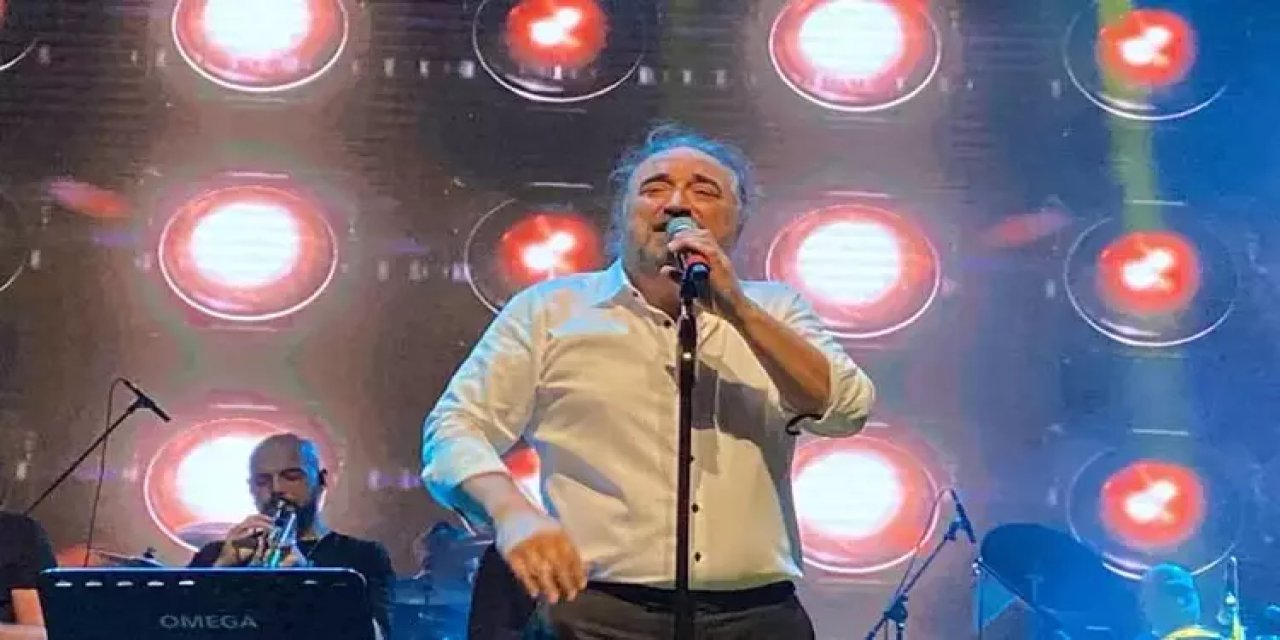 Volkan Konak'ın sahnedeki sözleri gündem oldu: Deniz Gezmiş gibi sehpasına tekme vuranlardanız