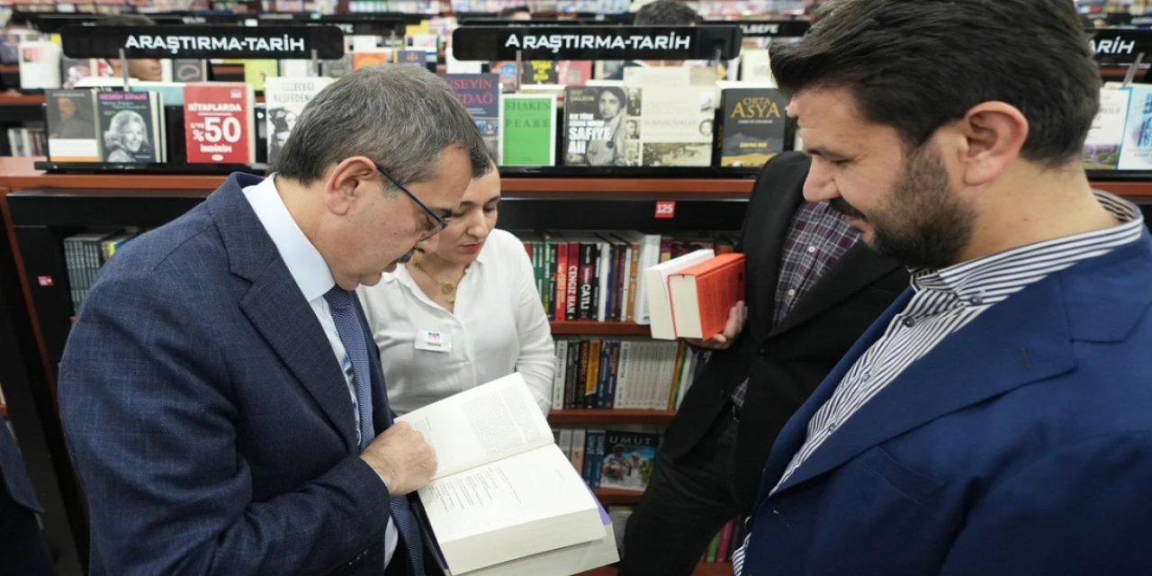 Öğrencilere AKP'li isimlerin ve yayınevlerinin kitapları okutulacak