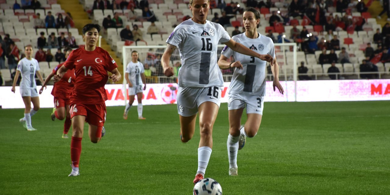 Kadın A Milli Futbol Takımı, Slovenya'ya 1-0 mağlup oldu