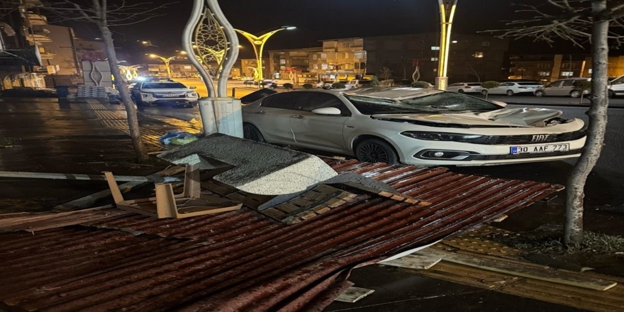 Hakkari'de eğitime rüzgar arası