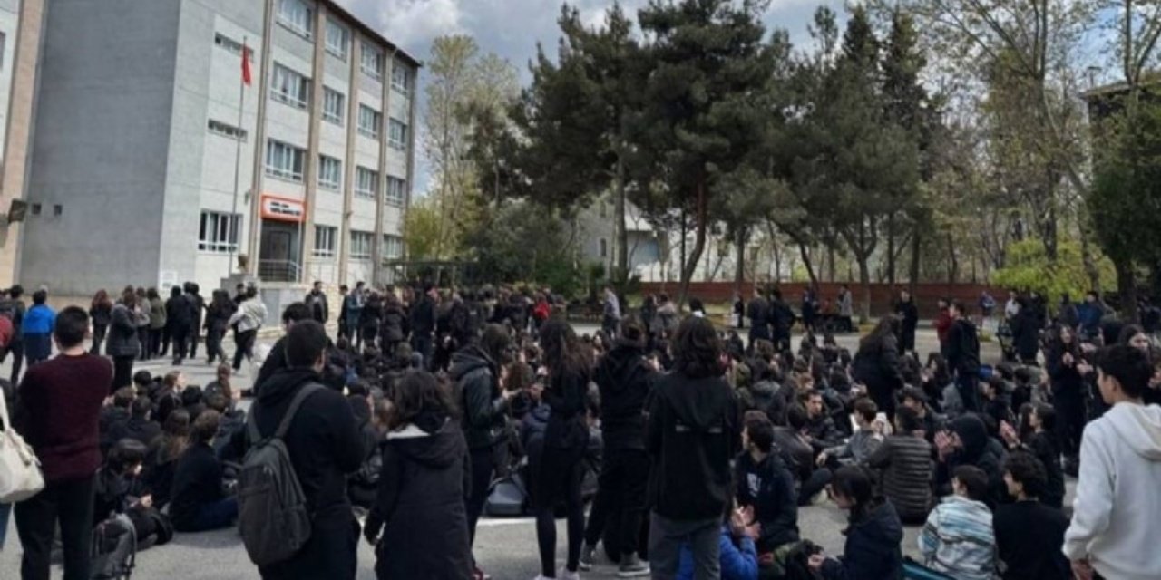 Öğretmenlerine sahip çıkan öğrencilere gözdağı: İşlem yapılacak