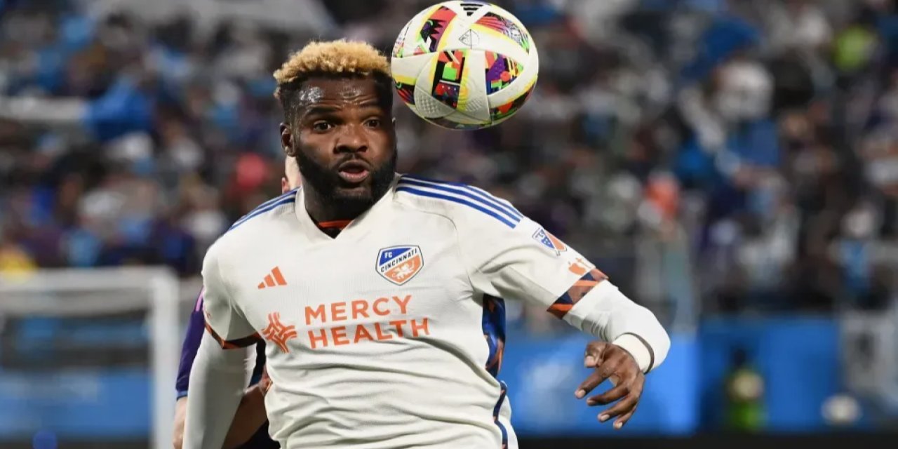 Gol kralı futbolcunun şüpheli ölümü! 11. kattan düşerek öldü