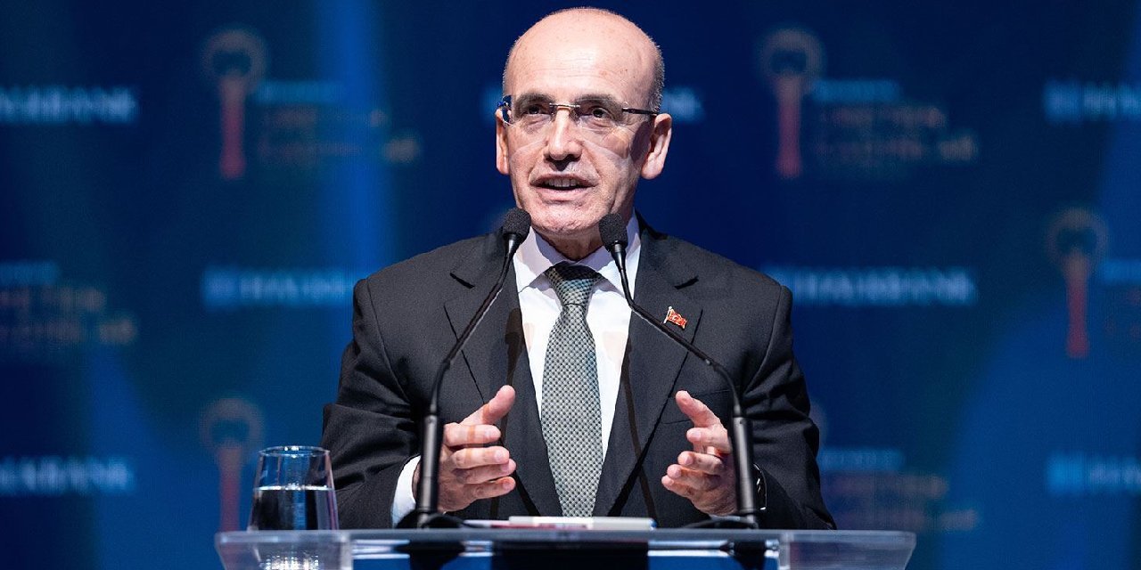 Yeni Şafak yine sahnede: Mehmet Şimşek ve Merkez Bankası'nı hedef aldılar, 'ekonomiye darbe vurmakla' suçladılar
