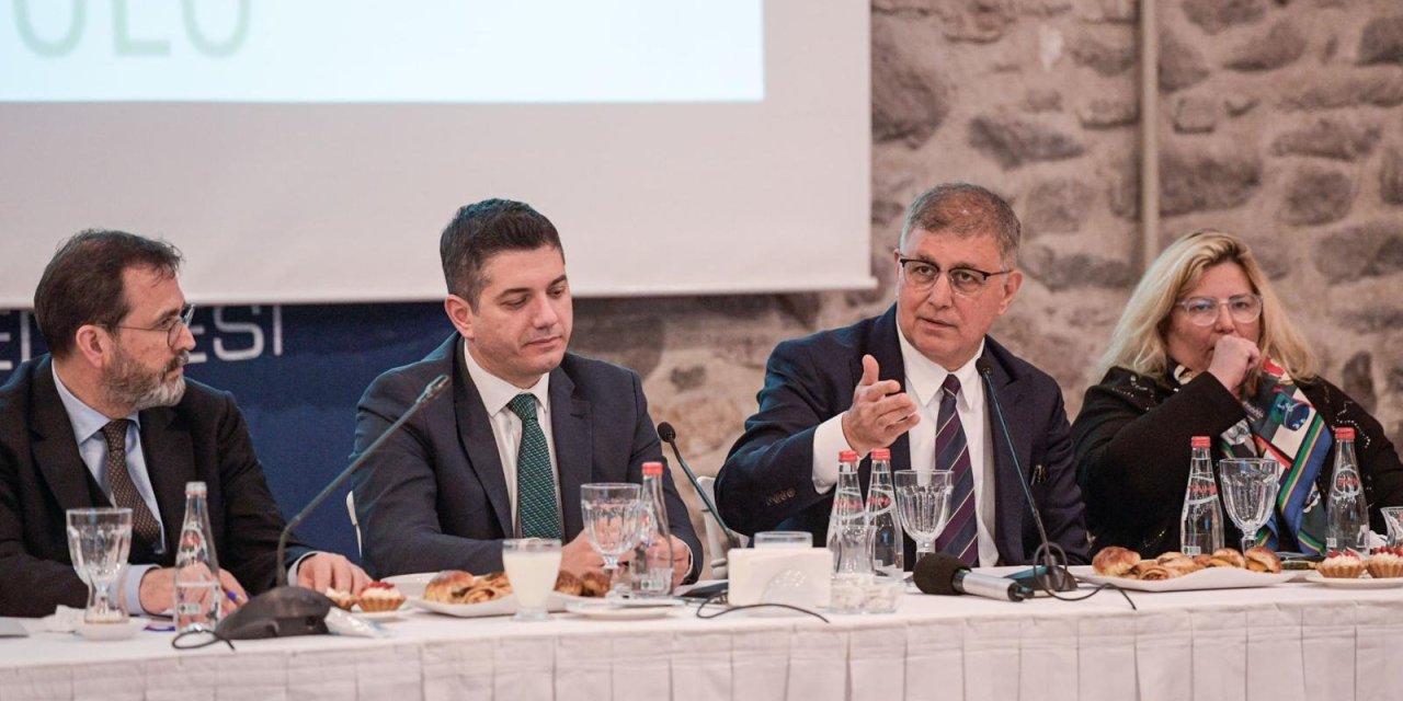 Başkan Tugay’dan kentsel dönüşümde kararlılık mesajı