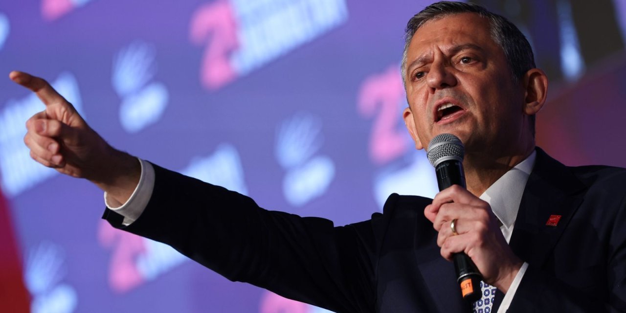 Özel'den Bakan Tekin'e: Başörtülü kardeşimin hakkını savunmak o meczuba kalmamış