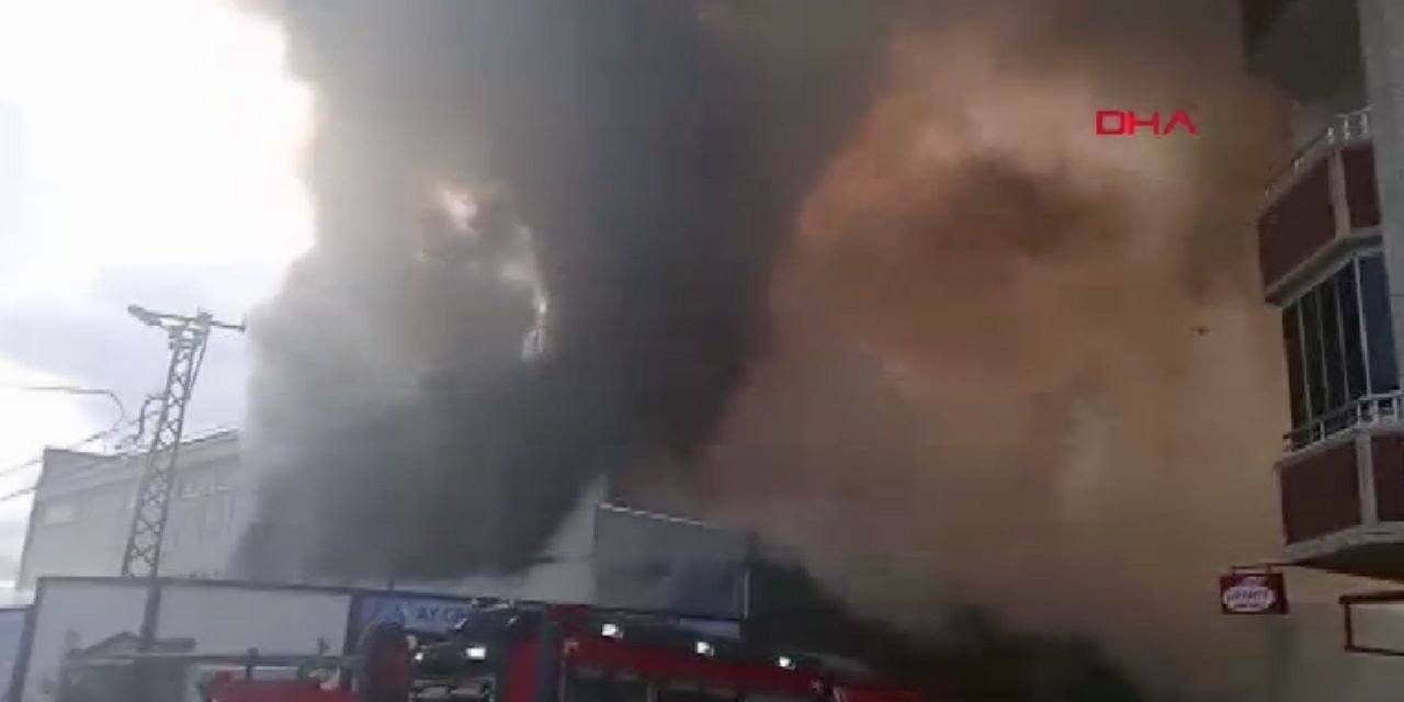 Sancaktepe'de iş merkezinde yangın