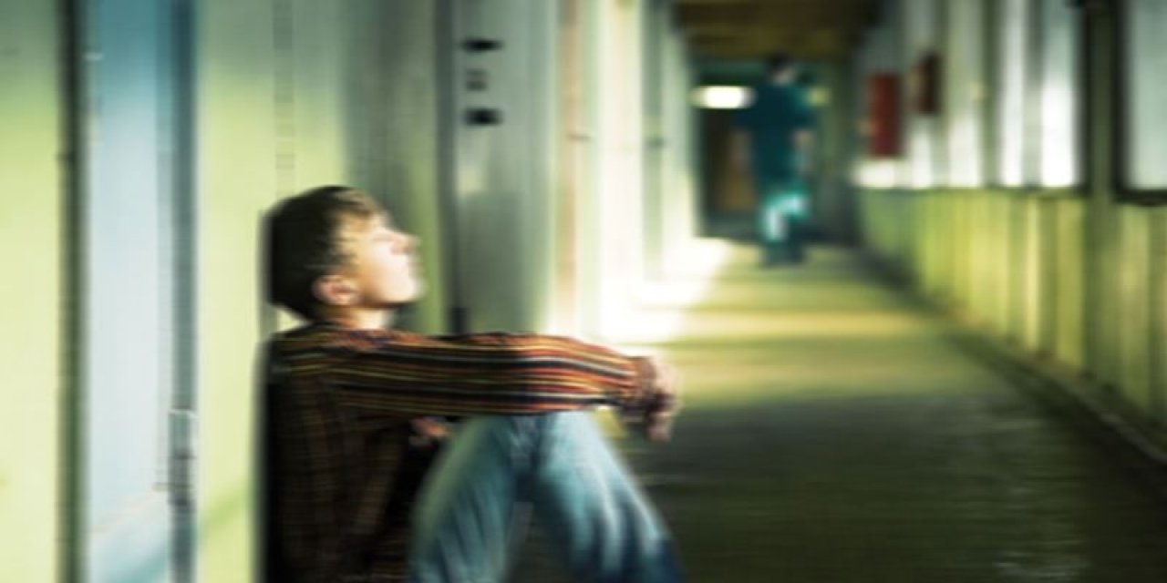 İstanbul’da Gençlerin Gelecek Kaygısı Derinleşiyor: Her İki Gençten Biri Yurt Dışına Taşınmak İstiyor