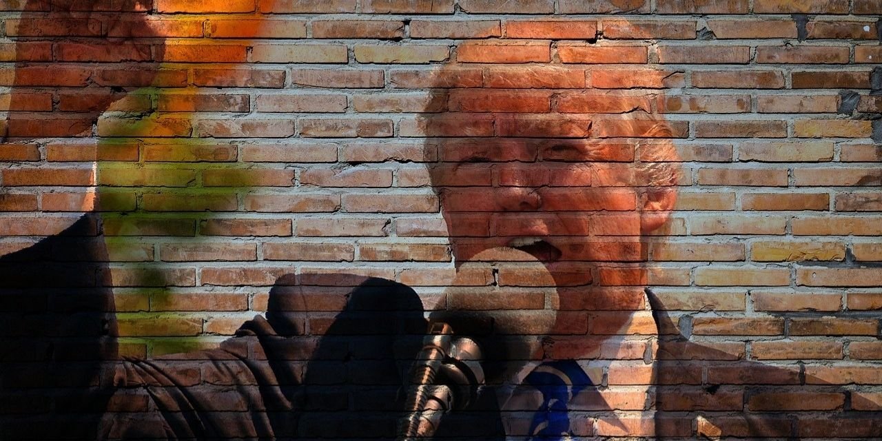 Trump, İran'dan petrol alan ülkeleri yaptırımla tehdit etti