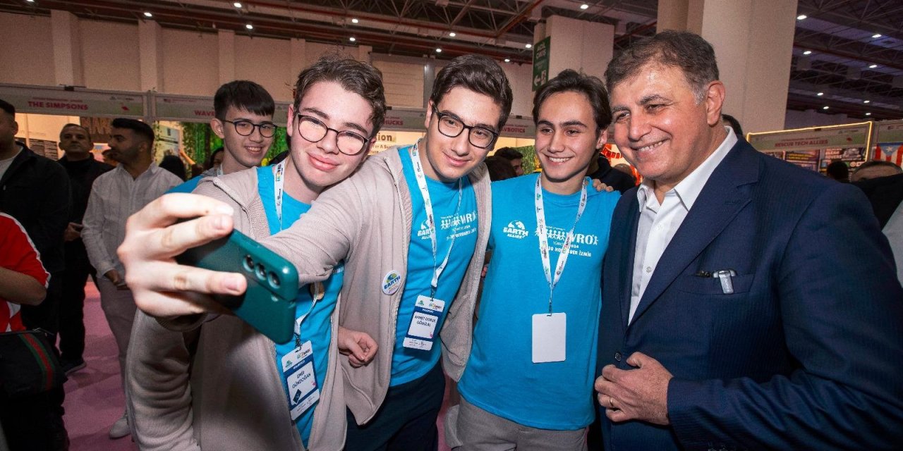 Cumhuriyet’in genç tasarımcıları İzmir’de buluşuyor