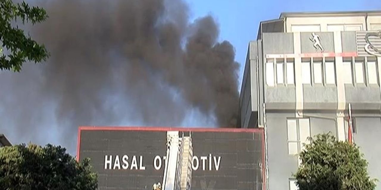 Bağcılar'da bir fabrikada yangın çıktı