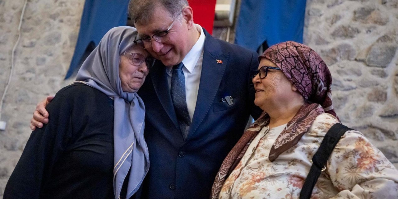 Başkan Tugay şehit anneleri ile bir araya geldi