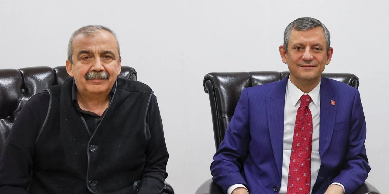 Özel, 'Anayasa pazarlığı' tartışmalarına Sırrı Süreyya Önder'le yanıt verdi: 'Ben Sırrı Bey'e sorduğumda...'