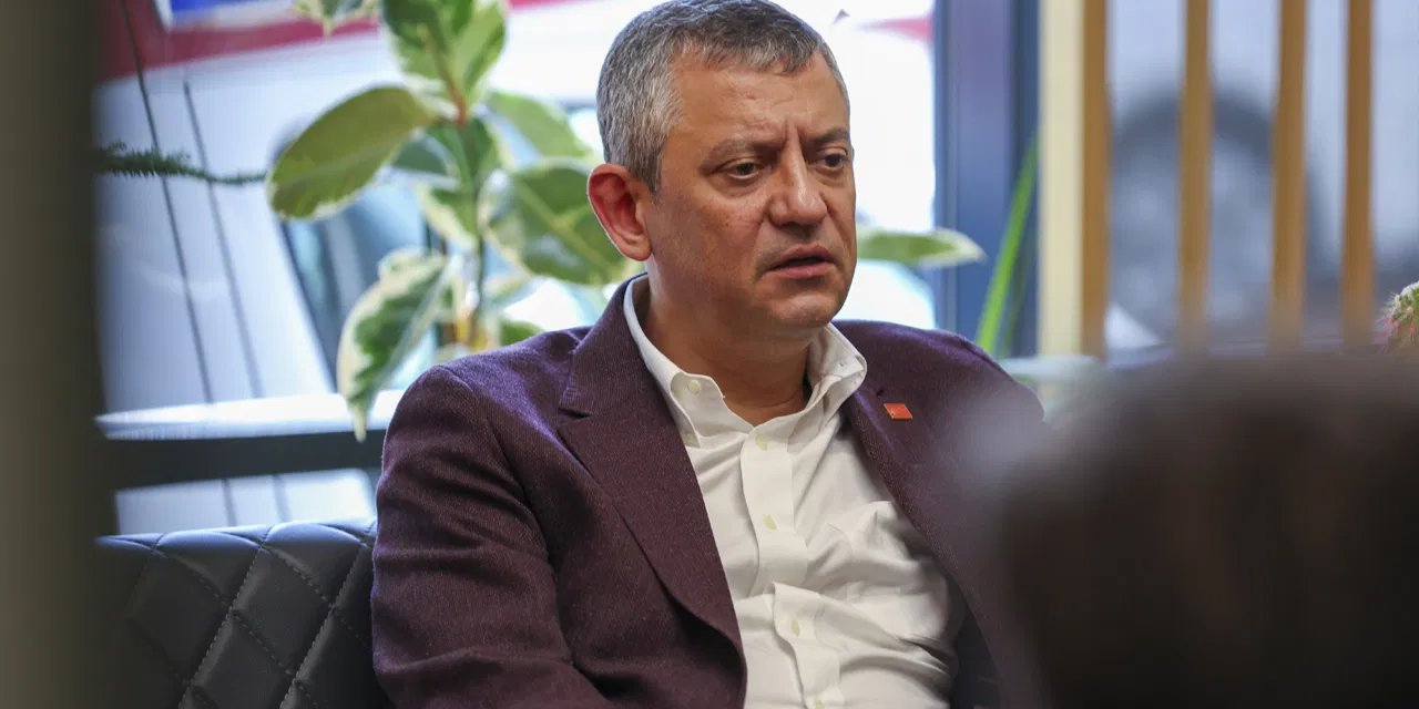 Özgür Özel'den PKK'nın fesih metnindeki 'Lozan' ve 'soykırım' ifadelerine sert tepki! 'Bu bildirinin iki tane muhatabı var...'