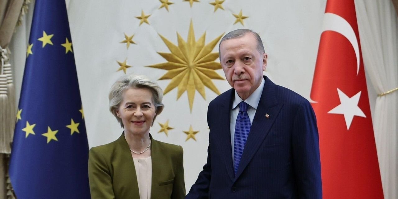 AP Raportörü: Türkiye'nin AB üyelik sürecini darbe yasalarının kalıcı olması durdurdu