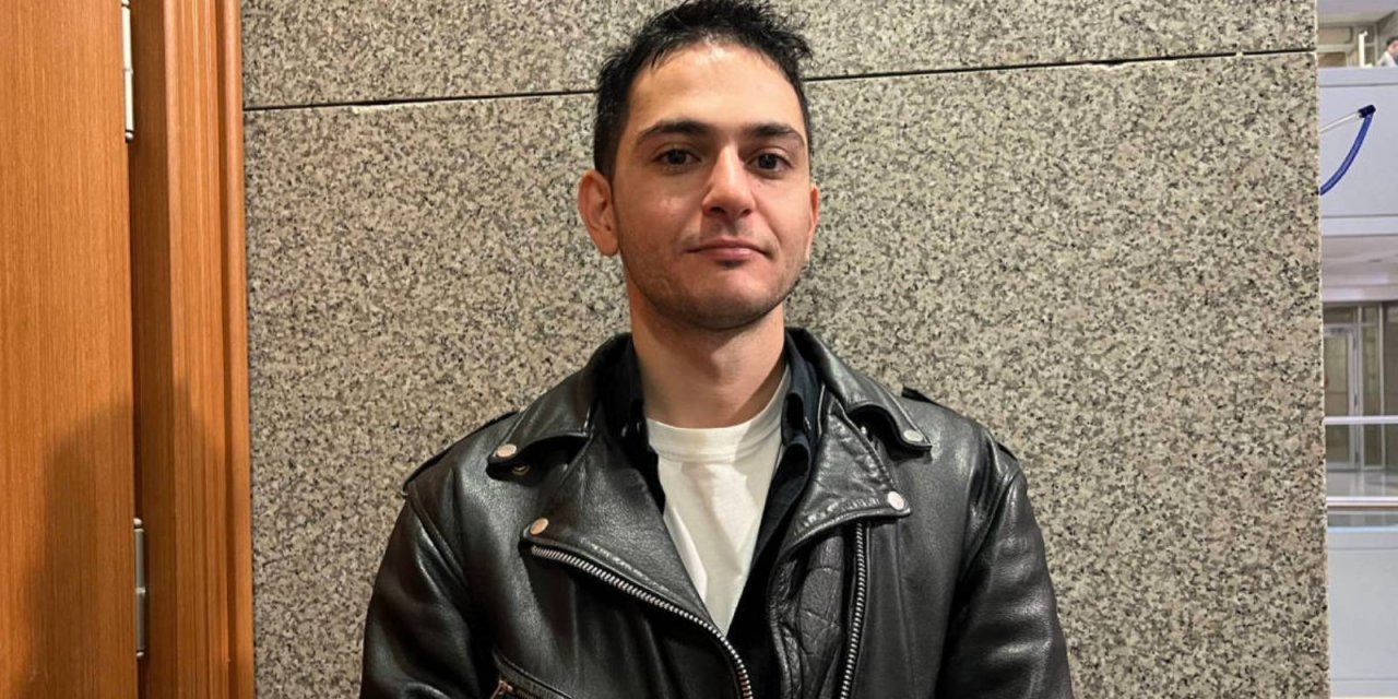 Gazeteci Furkan Karabay gözaltına alındı
