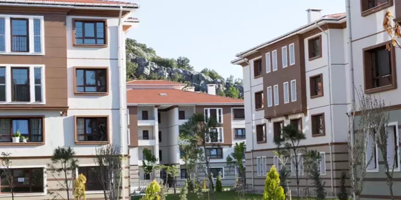 Konut fiyatlarında aylık artış hızı Nisan'da geriledi