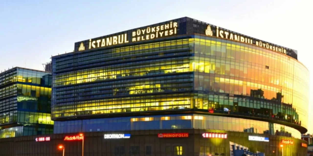 İBB’ye 3. dalga operasyon: Siyasilerden peş peşe tepki!