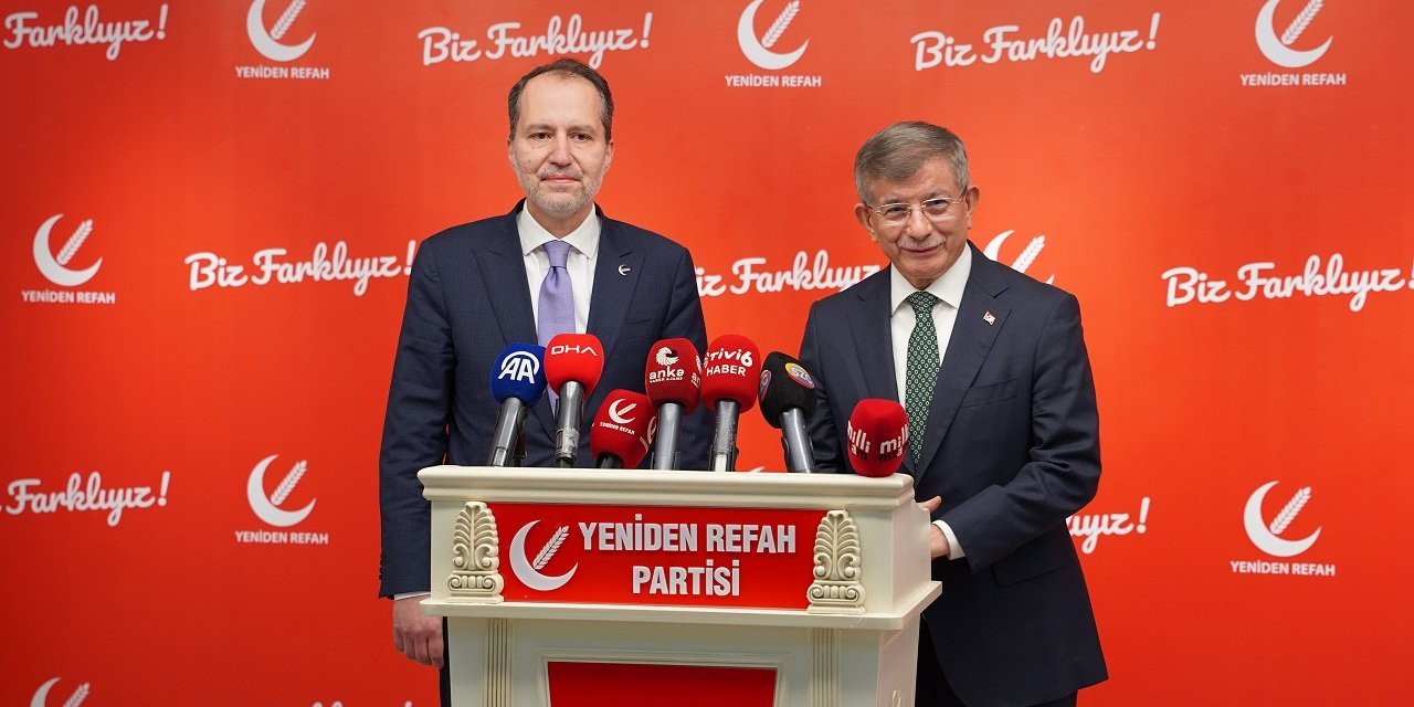 Ahmet Davutoğlu ve Fatih Erbakan'dan yeni Anayasa'ya destek mesajı