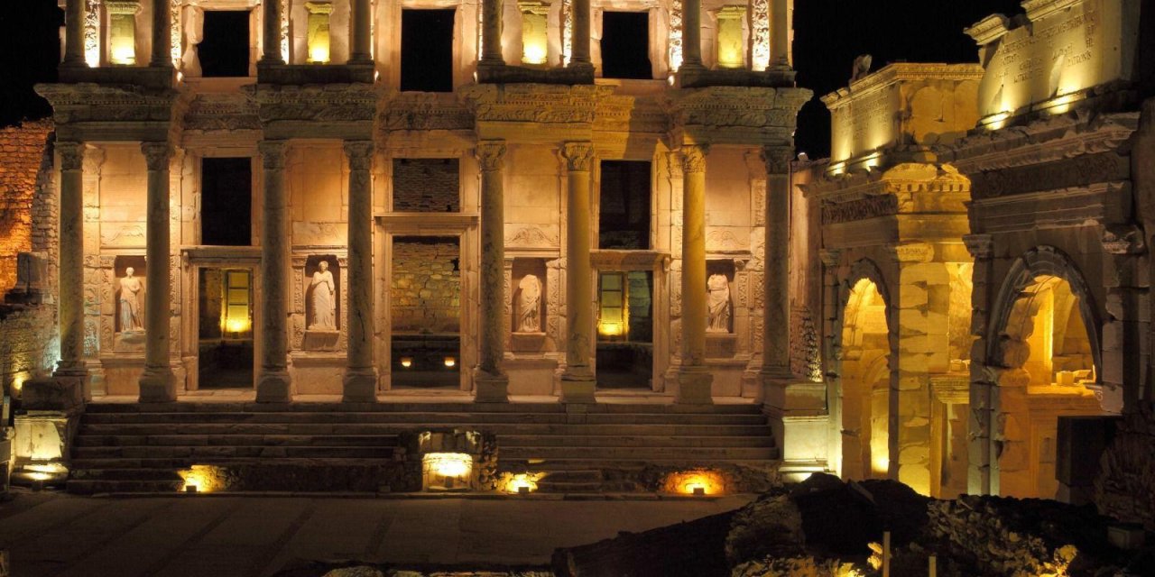 Ertuğrul Özkök: Dün Akşam Gece Müzeciliği Başladı Efes’te Pink Floyd’la Gün Batımı Nemrut’ta Marıa Callas’la Gündoğumu