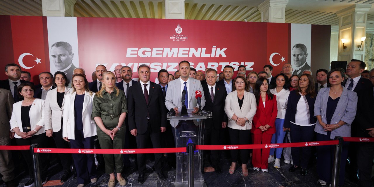 CHP’li Belediye Başkanları Ekrem İmamoğlu Ve Arkadaşlarına Destek İçin Saraçhane’de Buluştu