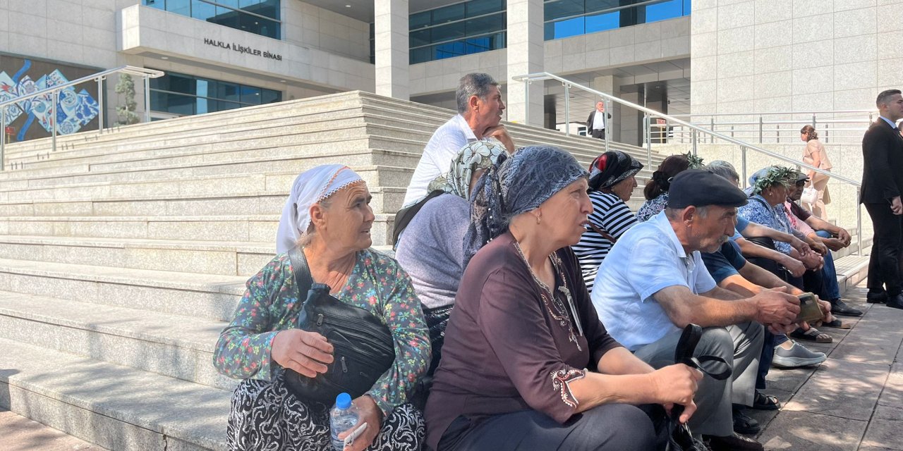 Zeytinlikleri için geldiler: Köylüler komisyona alınmadı