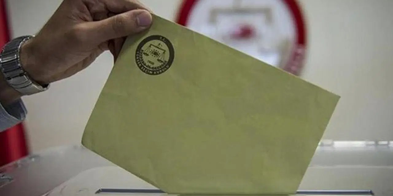 ‘Bu pazar seçim olsa…’: CHP zirvede, üçüncü parti değişti!