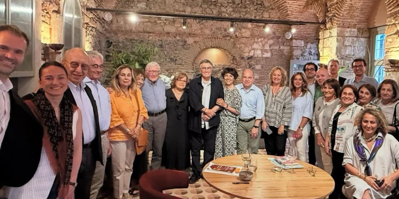 Ertuğrul Özkök Yazdı: Kim Bu İktidar Vitrinindeki “Mal” Gazeteciler?