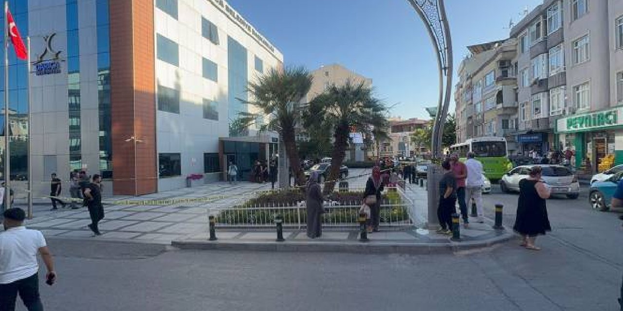 Darıca'da zabıta personeli intihara teşebbüs etti, Belediye Başkanı yaralandı