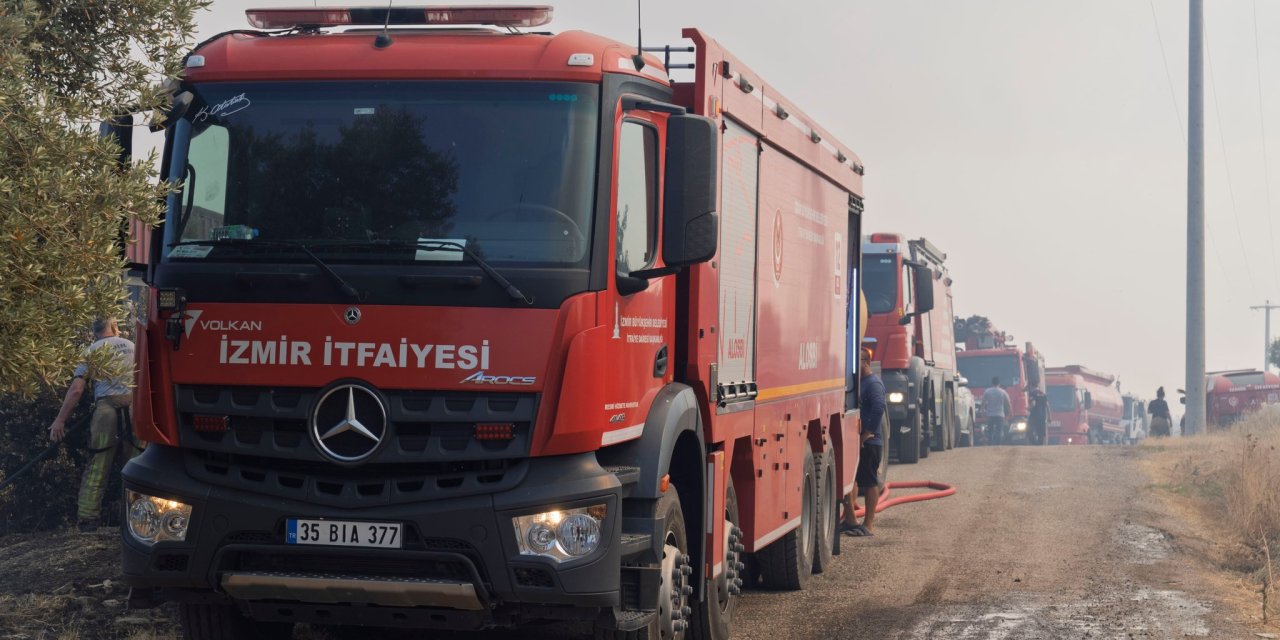 İzmir'de yangın kontrol altına alındı, tahliye edilen yurttaşlar evlerine dönmeye başladı