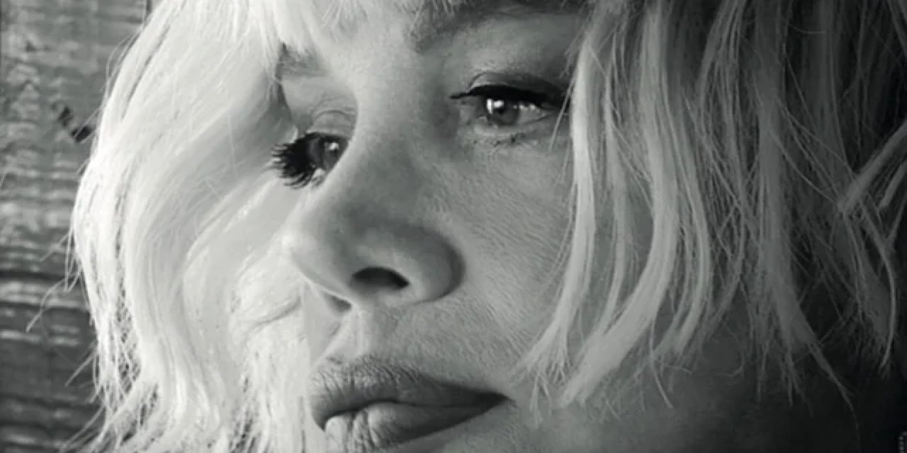 Ertuğrul Özkök: 40 yıl önce “sen ağlama” diyen sezen bu sabahtan beri “sen ağla” diyor