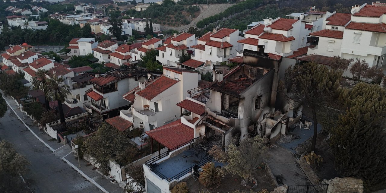 İzmir'deki yangın 3'üncü gününde: 5 köy 2 mahalle tahliye edildi