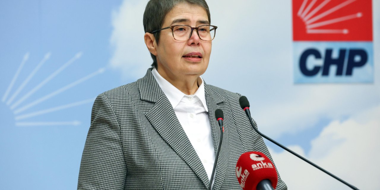 Zeliha Aksaz Şahbaz: "Darbenin karşısında, Belediye Başkanlarımızın, halkımızın iradesinin yanındayız"