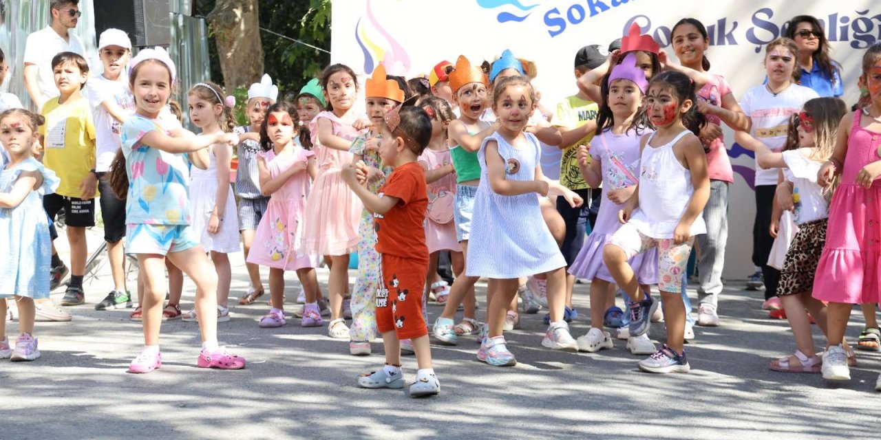 Çocuk Şenliği'nin Yeni Adresi Esatpaşa