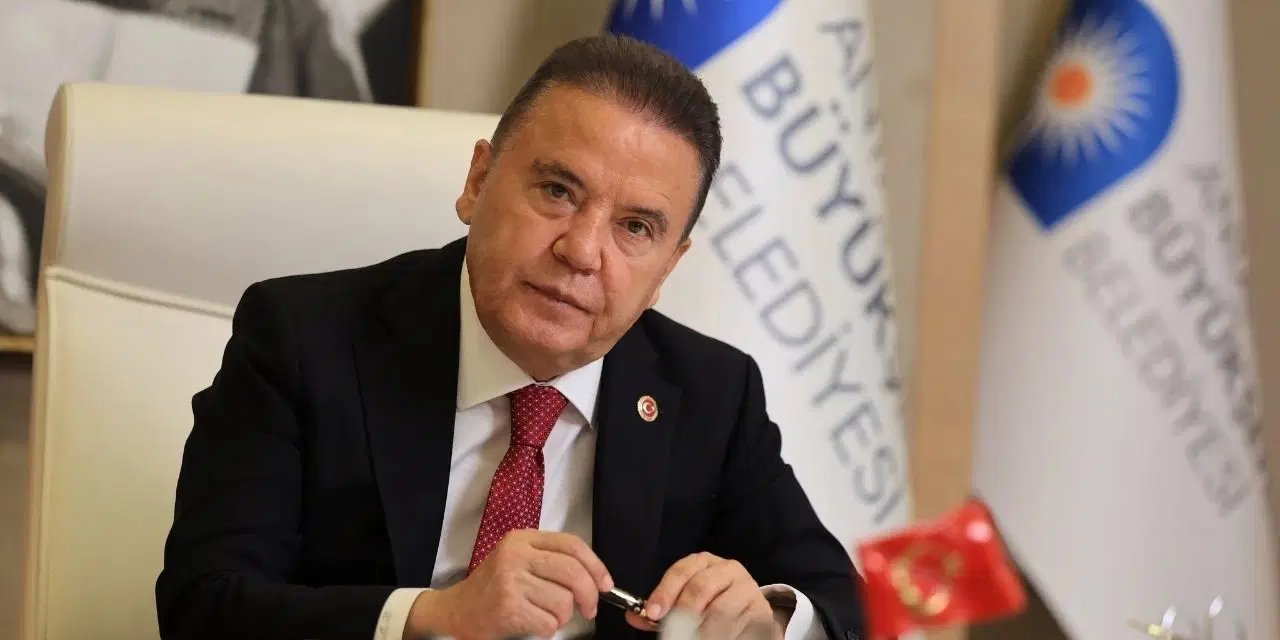 Muhittin Böcek hastaneye kaldırıldı